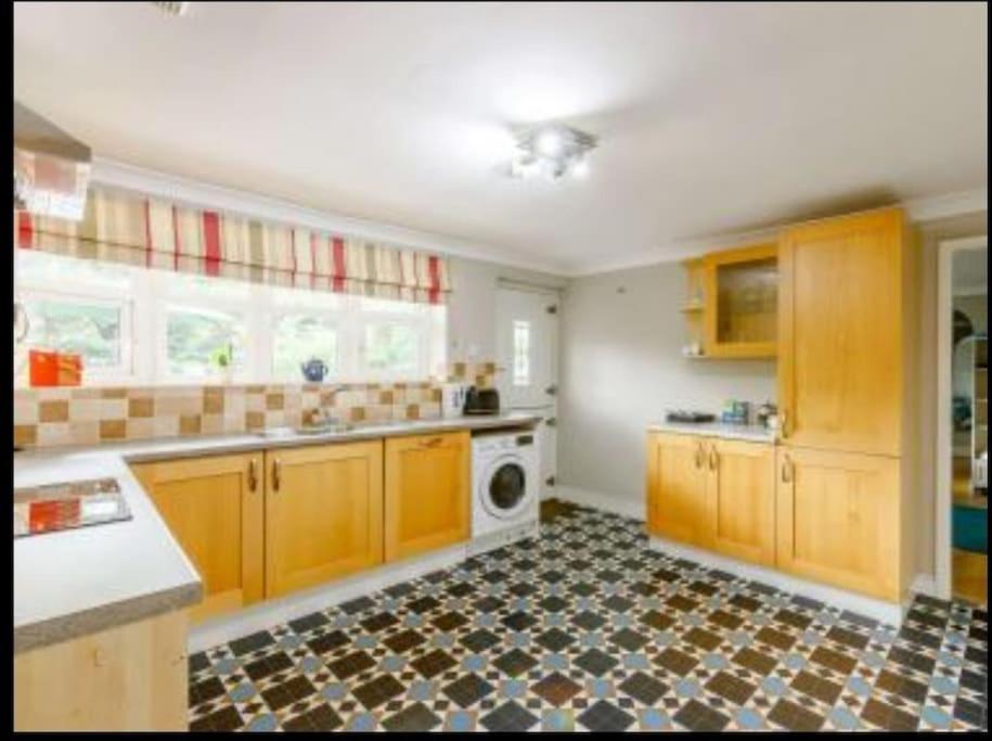 The Nook Located In A Beautiful Garden Setting With Parking Villa Стратфорд на Ейвън Екстериор снимка