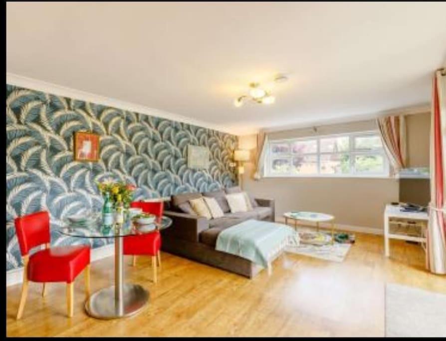 The Nook Located In A Beautiful Garden Setting With Parking Villa Стратфорд на Ейвън Екстериор снимка